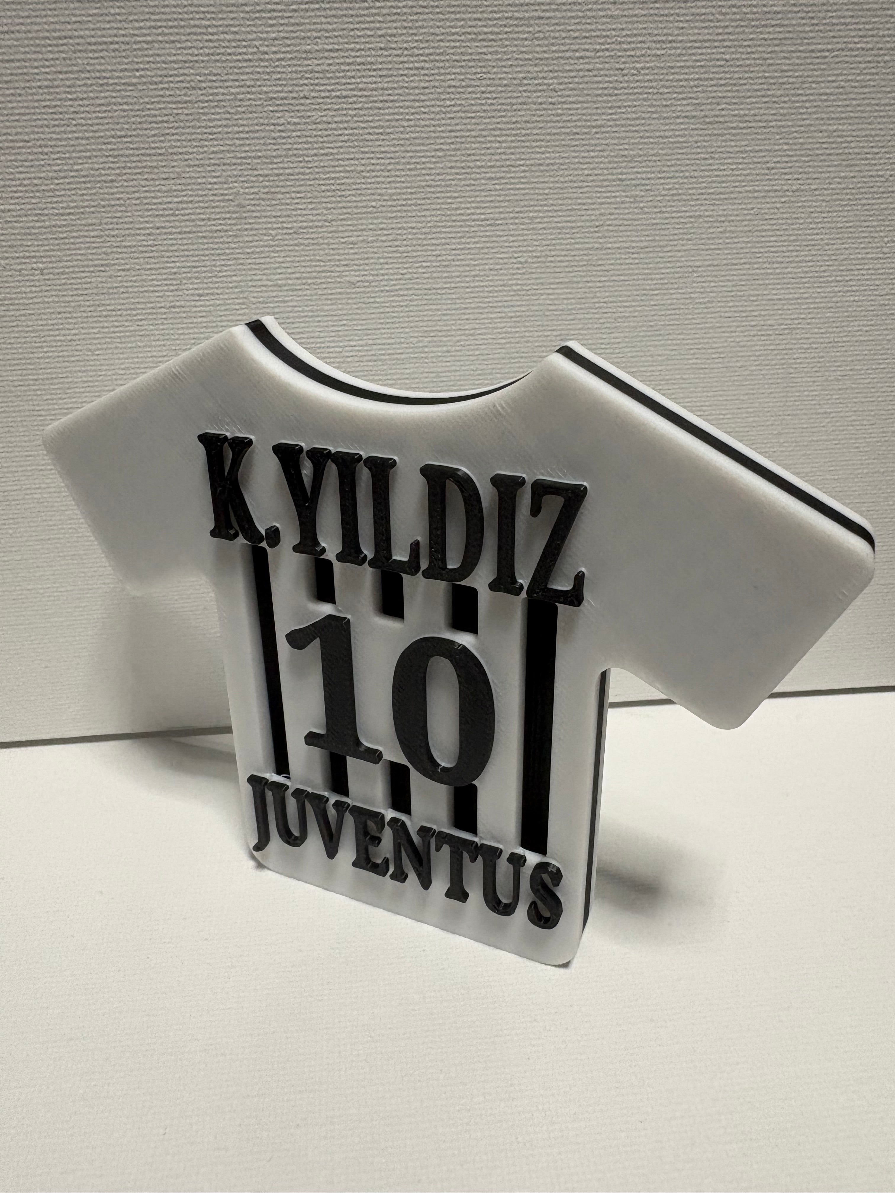 3D-gedrucktes Fußball-Trikot – Kenan Yıldız Nr. 10 (Juventus Edition)