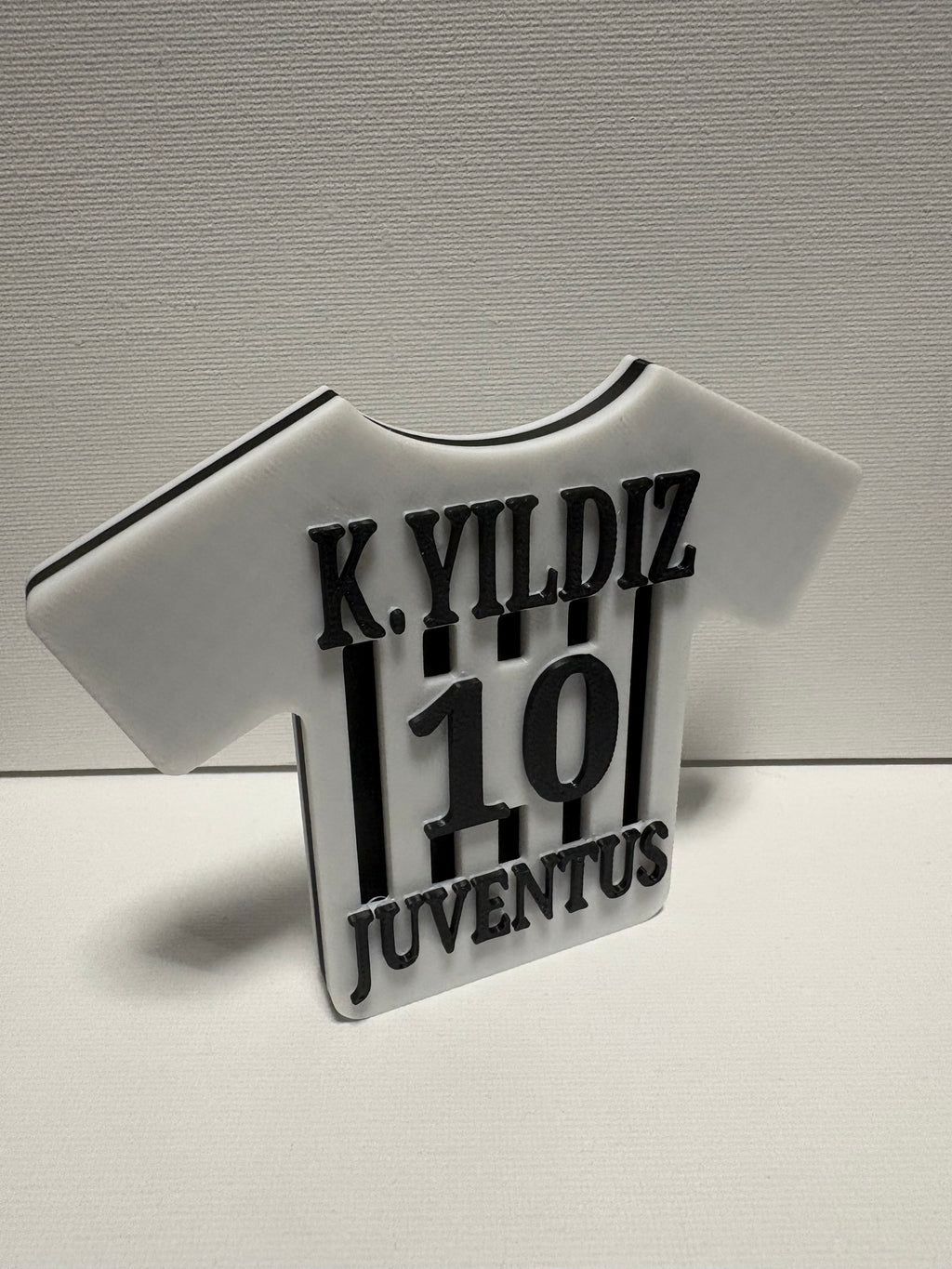 3D-gedrucktes Fußball-Trikot – Kenan Yıldız Nr. 10 (Juventus Edition)