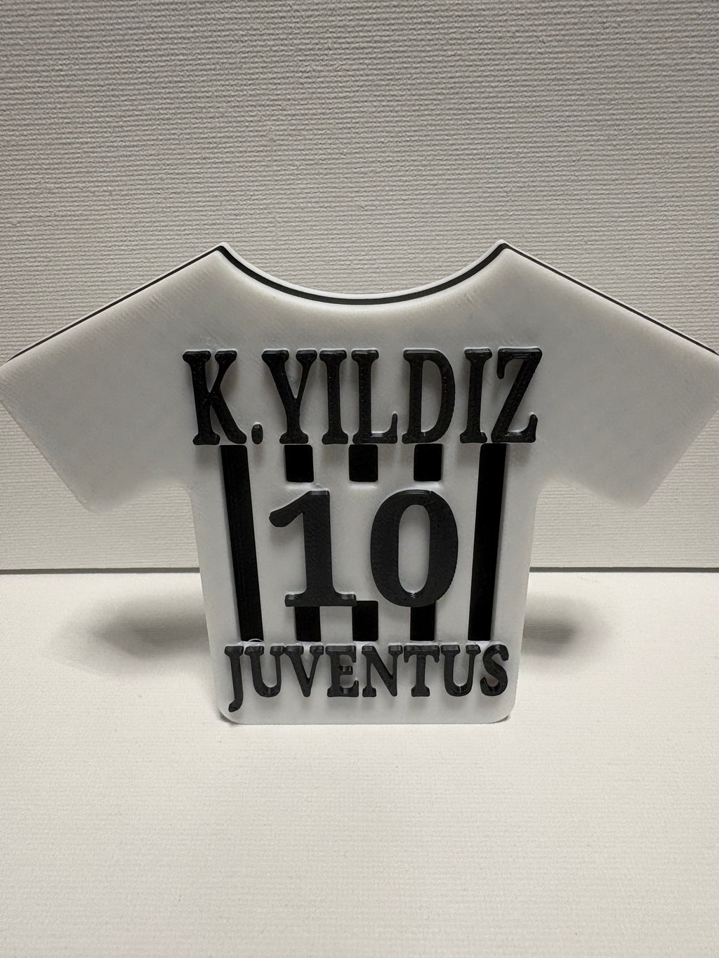 3D-gedrucktes Fußball-Trikot – Kenan Yıldız Nr. 10 (Juventus Edition)